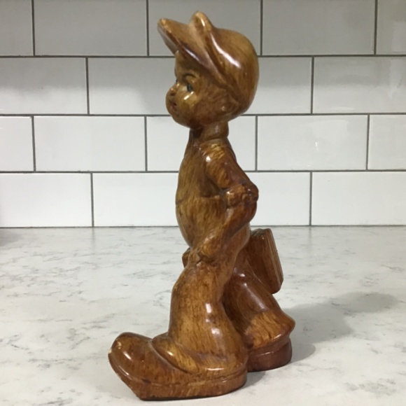 MCM Retro Faux Wood Boy with Suitcase Figurine Hong Kong 1950s Plastique - Picture 4 of 7